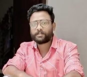 Pat Nibin Maxwell, an Indian agricultural worker from Kerala, lost his job when a Hezbollah missile hit his head in Margaliot in north Israel. His friends Bush George and Paul Melvin were injured. If anyone knows why people from Kerala have Western names, please post.
