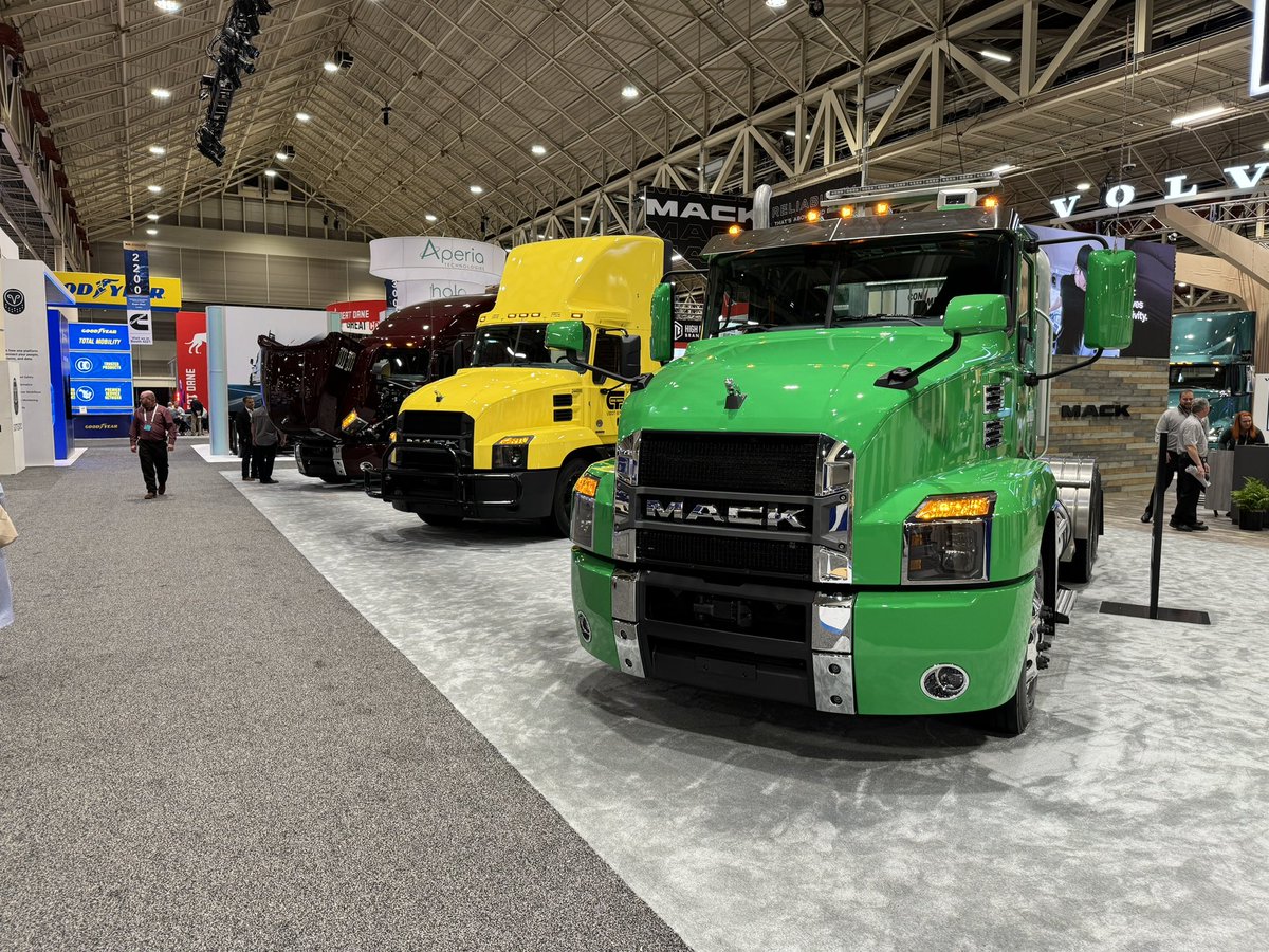 the_load_board's tweet image. Live at the #TMC2024 Annual Meeting and Technology Expo — this show is off and running in New Orleans.

#fleet #fleettech #trucking