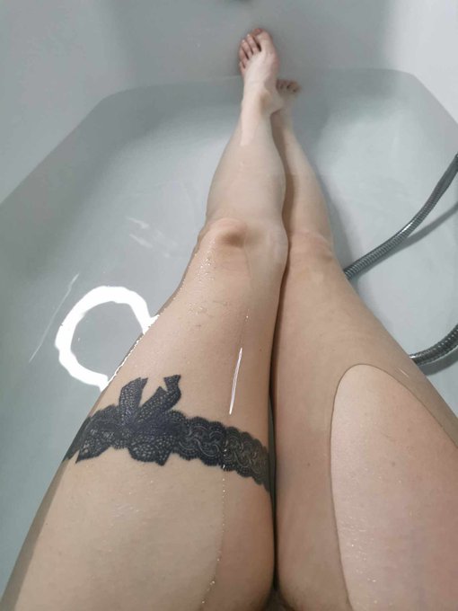 On finit la journ&eacute;e ensemble? Venez me dire ce que vous avez pens&eacute; de la vid&eacute;o ;) https://t.co/P6KBkbh9Nc<a href="/tag/advent"class="tags"><span>#advent</span></a><a href="/tag/adventcalendar"class="tags"><span>#adventcalendar</span></a><a href="/tag/christmas2023"class="tags"><span>#christmas2023</span></a>