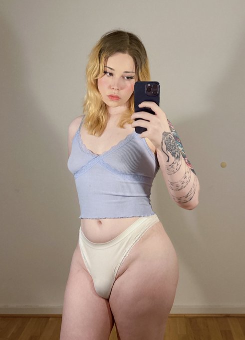 smash or pass ‼️‼️‼️‼️ https://t.co/6Fv7fzfaBq