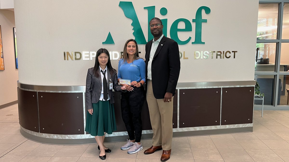 I'm thrilled to share that I've received the first check from my first Spirit Day fundraising campain for the Alief ISD Education Foundation! A big thank you to Lisset, owner of Nothing Bundt Cakes. @AliefISD @Aliciabethj @FoundationAlief @AISDSupe @anthonymays5