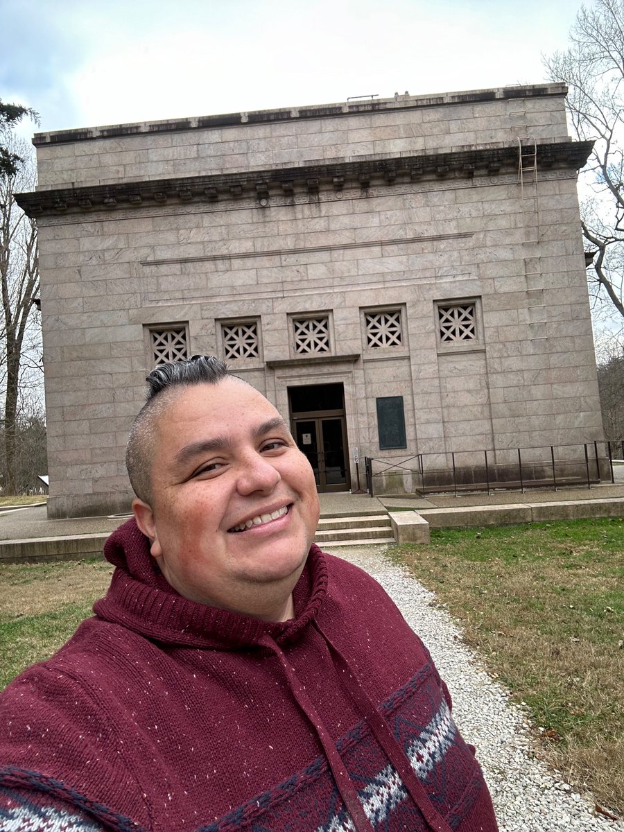 PresidentsVisit's tweet photo. Front and back entrance to the temple structure that houses Abe Lincoln’s birthplace in Sinking Spring! 🎩🪵🦅🇺🇸🏛️
Check out “Abraham Lincoln and Sinking Spring” from “Visiting the Presidents”! https://t.co/SjtemLLCxX
#AbrahamLincoln #SinkingSpring #Hodgenville #president https://t.co/2ePbhKzqdj