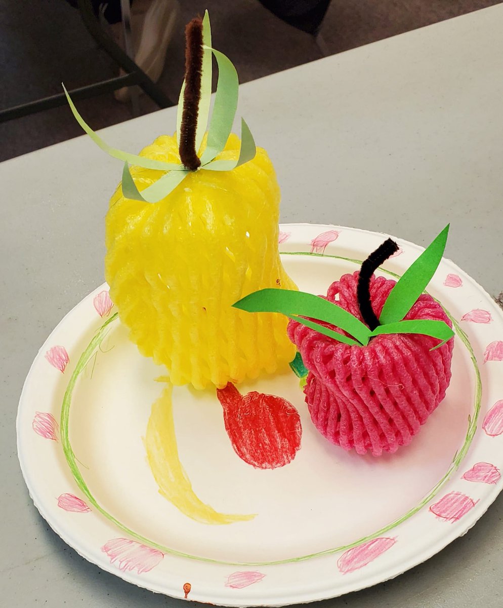 RCD_Richmond's tweet photo. Colourful fruits made of #RecycledMaterials is theme of #CreativeArtsClub. Look at these amazing artistic objects made of plastic wraps, bring lots of colours to this world
#artprojectforeveryone #inclusivearts #artisitictalents #PeopleWithDisabilities #beautifulartprojects https://t.co/uKdDU4WNuc