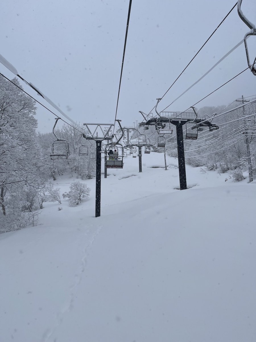 yumeko_henps's tweet photo. 今月でシーズン最後であろうスノボ🏂
転んで雪被ってコンディション最高の1日でした🐰🌟
めちゃくちゃ楽しかった余韻で筋肉痛が・・・・
#ゆめこ日記 #HENPS #スノボ #スノボ女子 #SnowBoad https://t.co/ZEH5mozaHV