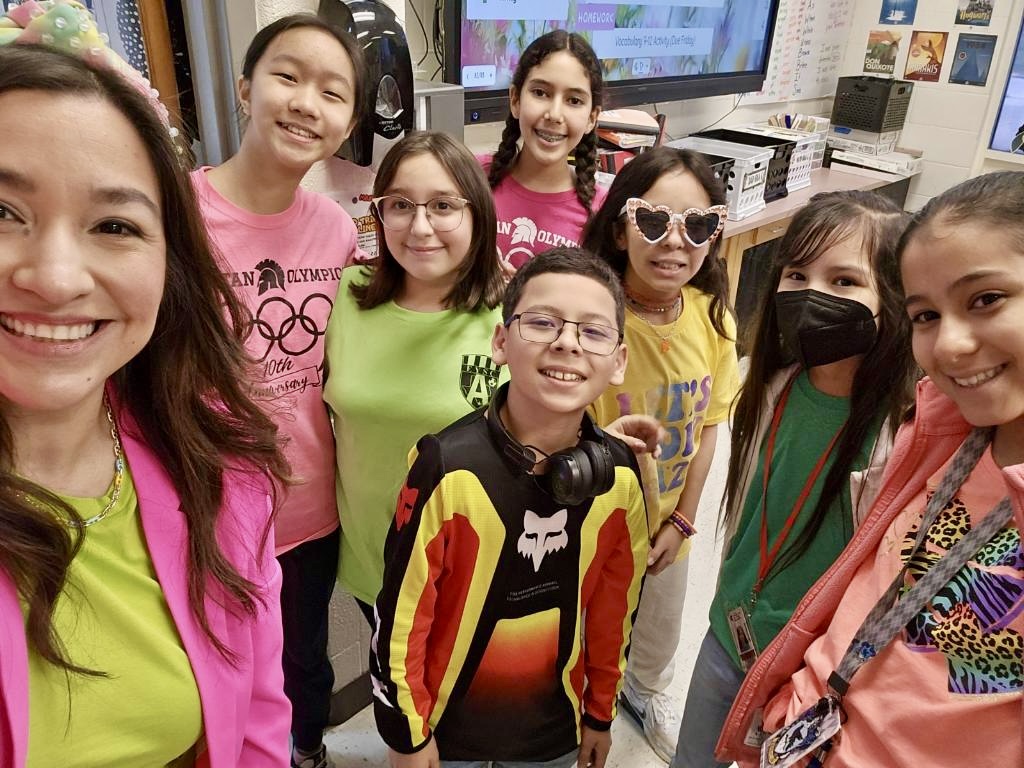 southtexasisdpa's tweet photo. Today, our Spartans were positively GLOWING! Today was wear neon or bright colors day for #SpringSpiritWeek. Keep shining bright, Spartans! #CountDownToSpringBreak ⭐️⭐️⭐️ https://t.co/qACKpXrJMj