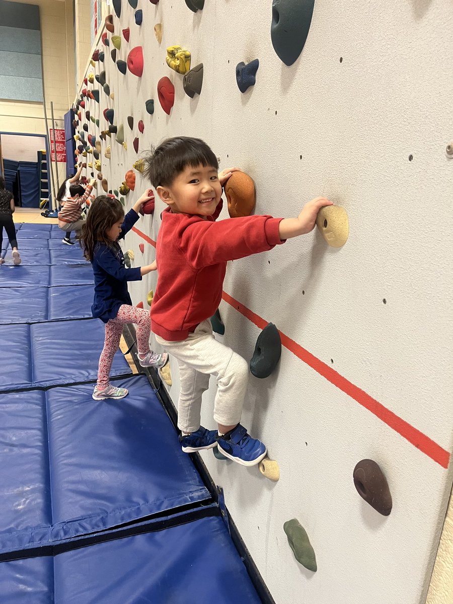 CRESKinder's tweet photo. Such determination and resilience was observed watching these kinders move through an obstacle course in P.E. class! @centreridgees #cresconnections #cresculture https://t.co/MZOwHoSCXw