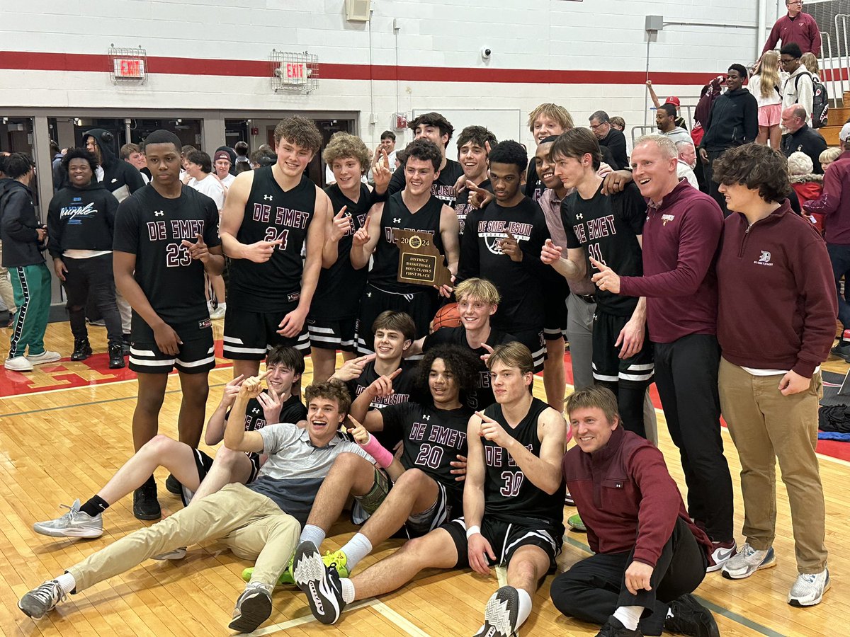 FINAL De Smet 57 (24-5) Ladue 48 (26-3) The Spartans get revenge over the Rams from a year ago and hold on to win the Class 5 District 3 championship. Jordan Boyd led all scorers with 16 points and Riley Massey chipped in 12 points. De Smet travels to the home of the District 4…