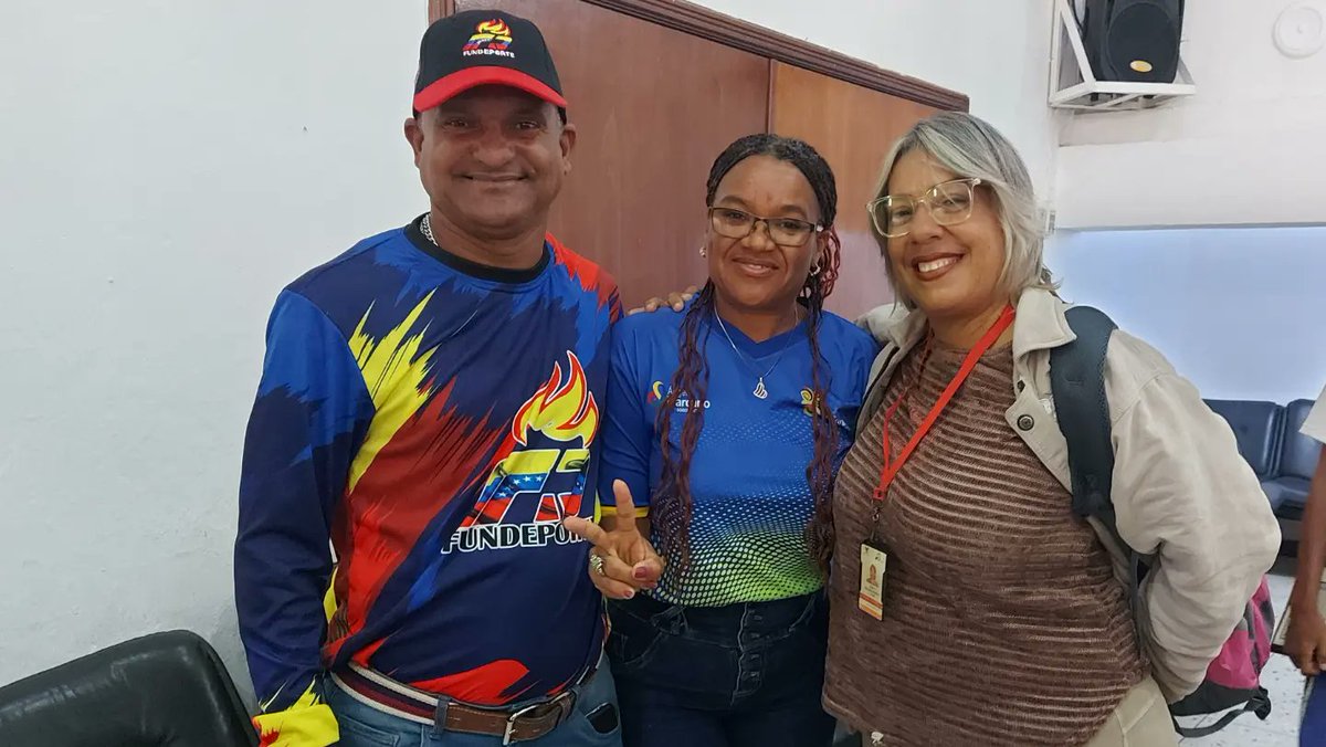 CVGFundeporte's tweet photo. Este martes #05mar, con respaldo de nuestro Presidente Nicolás Maduro, el equipo gerencial de CVG Fundeporte, visita el Municipio Angostura del Orinoco para acompañar al Consejo Legislativo del Estado Bolívar CLEB, a la aprobación de la Ley de actividad física y deporte. https://t.co/HmNvF9HYaK