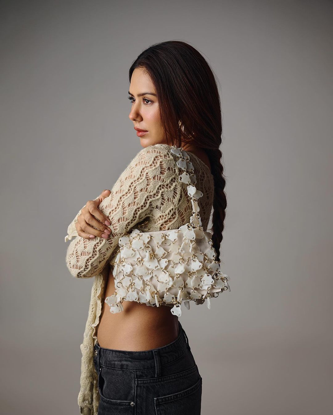 GH863h6a4AAyJ_W?format=jpg&name=large