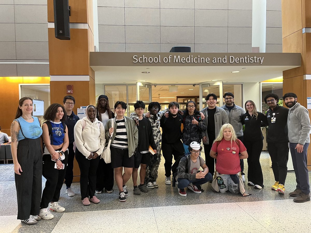 URNeurosurgery's tweet image. Some of our phenomenal residents and faculty teaching and inspiring the next generation of medicine. Thank you @_ibrahimjalal for organizing this mentorship panel and suturing clinic for high school students! #Medicine #Surgery #Neurosurgery