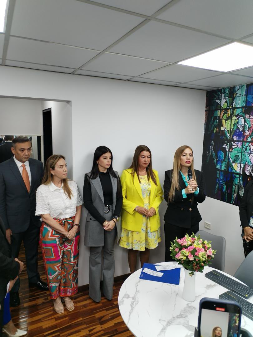 Derecho_paz's tweet photo. Este #5Mar acompañamos a la Pdta del Tribunal Supremo de Justicia, Magistrada Caryslia Beatriz Rodríguez 
a la inauguración del Centro de Control y Seguimiento Penal, que permitirá la optimización del trabajo que realiza el Poder Judicial en beneficio del pueblo venezolano. https://t.co/dN1IHjQ5YM
