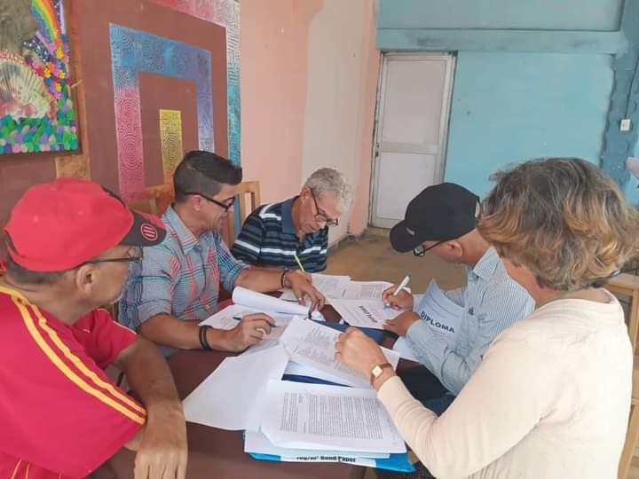 CpcCpinar's tweet photo. Con la presencia de Benigno Horta Hermida Metodólogo Provincial de Literatura se desarrolla el Encuentro Municipal de Literatura para Adultos en Consolación del Sur. Felicidades a las obras premiadas y para sus asesores literarios. 
#CulturaConAmor https://t.co/mfzfo4heTl