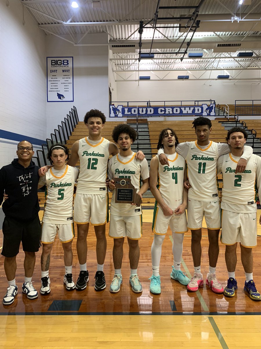 Flight fam, district champions! Congrats fellas! <a href="/PHSVikingBBall/">Parkview Basketball</a>