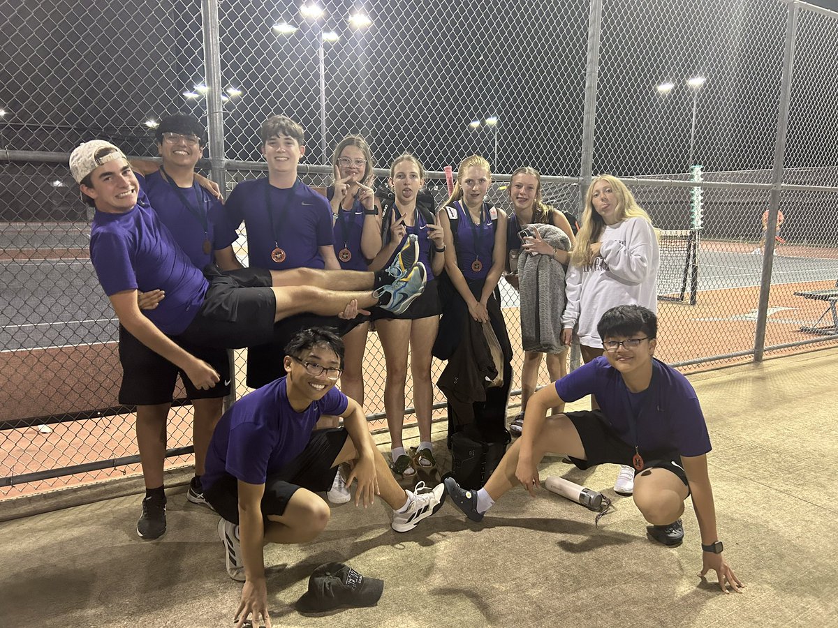 It was a successful day for the JV in Madisonville!
Brooke 🥇 singles
Kendall/Maddie 🥇🥇 doubles
Ansley/Wyatt 🥇🥇 mixed doubles
Elson/Matias 🏅🏅 Consolation winners doubles
Andrew 🏅 Consolation winner singles

There was a lot of great tennis played today!