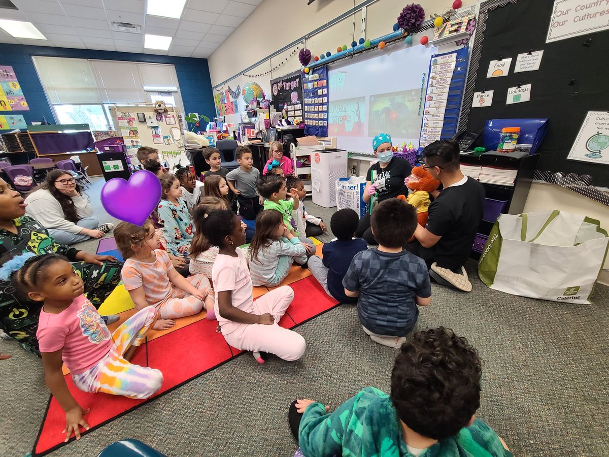 CindyNewmeyer's tweet photo. @PedDentalCenter Thank you for visiting Tuscarora's Kindergarten classes!! We learned so much about taking care of our teeth and had so much fun! https://t.co/3878xEwxQm