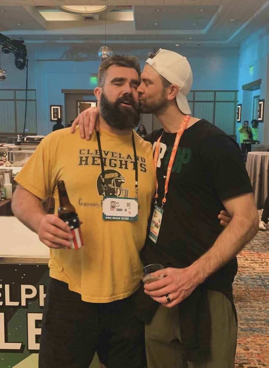 CrossingBroad's tweet image. Jason Kelce had his trainer of 13 years tape him before his retirement announcement because he wasn't able to be there at Kelce's last game ever as he was undergoing chemo. 

What a story.