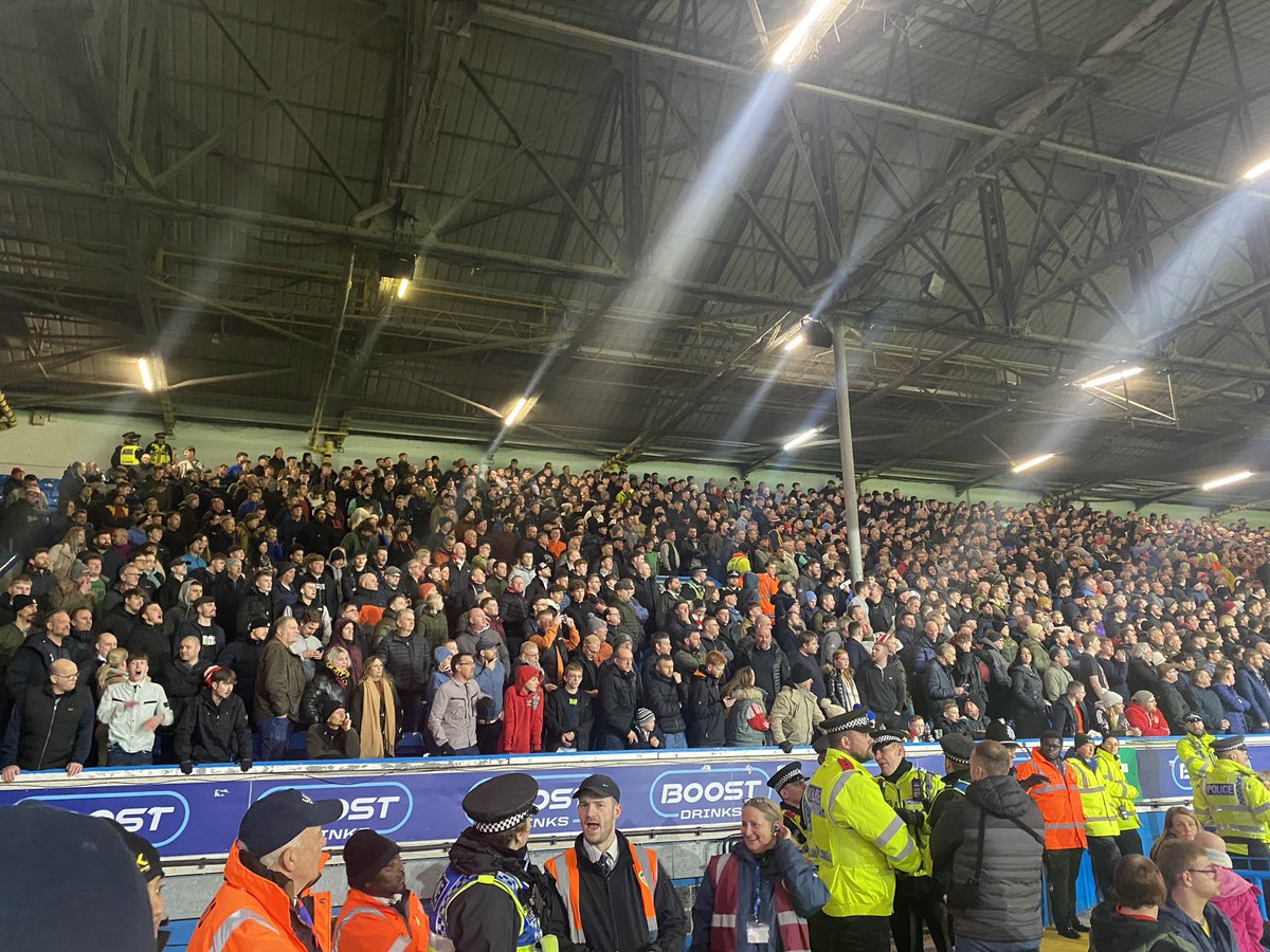 Amazing support from the 1️⃣4️⃣8️⃣4️⃣ @stokecity supporters who attended @LUFC tonight. Safe journey home @StokeLoudProud @wizardsofdrivel @oatcakescfc