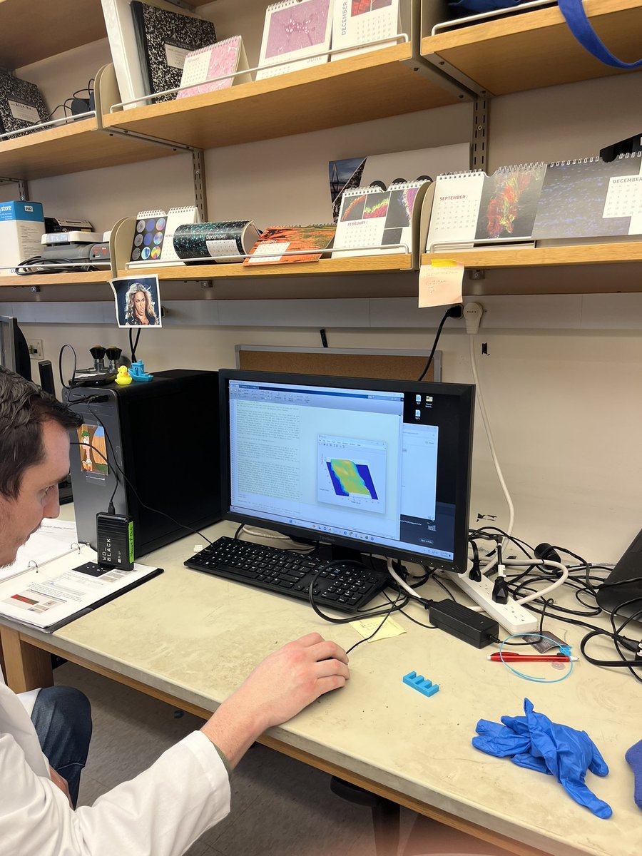 It is a good day when we have an ortho resident working in the lab. Excited to start this project with Bryant Song and Spencer Lake lab! “Understanding the hip labrum through Quantitative Polarization Imaging” @OrthoRes_WashU @washu_ortho_res.