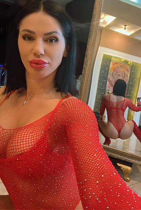 You&rsquo;ll always slave your wallet at my feet!  Available for the next hours! https://t.co/wWK5cc8Dnl