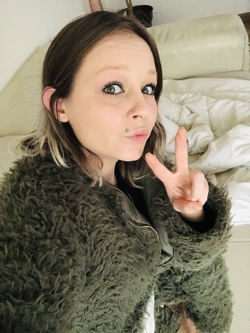 Een paar leuke foto&rsquo;s ❤️ van de afgelopen dagen😍   https://t.co/kWYLs5SMJ4 https://t.co/eqqJ4dddLn