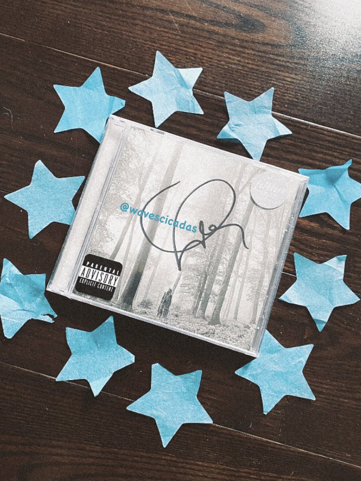 wavescicadas's tweet photo. ☆ SIGNED FOLKLORE CD GIVEAWAY ☆

to enter:
1️⃣ follow me (so i can dm you)!
2️⃣ repost this tweet!
3️⃣ reply with your fave song off the album :)

open internationally 🌍 last day to enter will be march 19th! https://t.co/npWaETNGkE