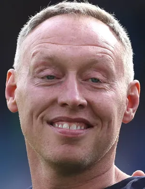 FoxesRoblox's tweet photo. @stevecooper1610 you look nothing like steve cooper mate https://t.co/9AY2WBBouW