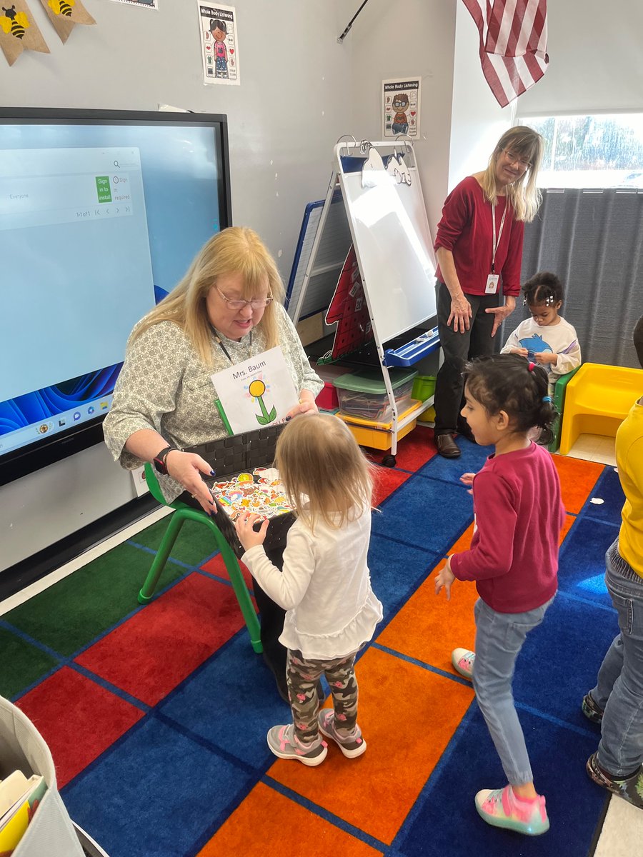 MsBaumsClass's tweet image. We are wild about reading! Thank you Mrs. Baum for coming to our classroom to kick off our week!  📖 #nbteccisredhot #nbteccmarchchallenge #ReadAcrossAmerica