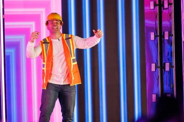 Dancing with Myself by Shakira tweet media