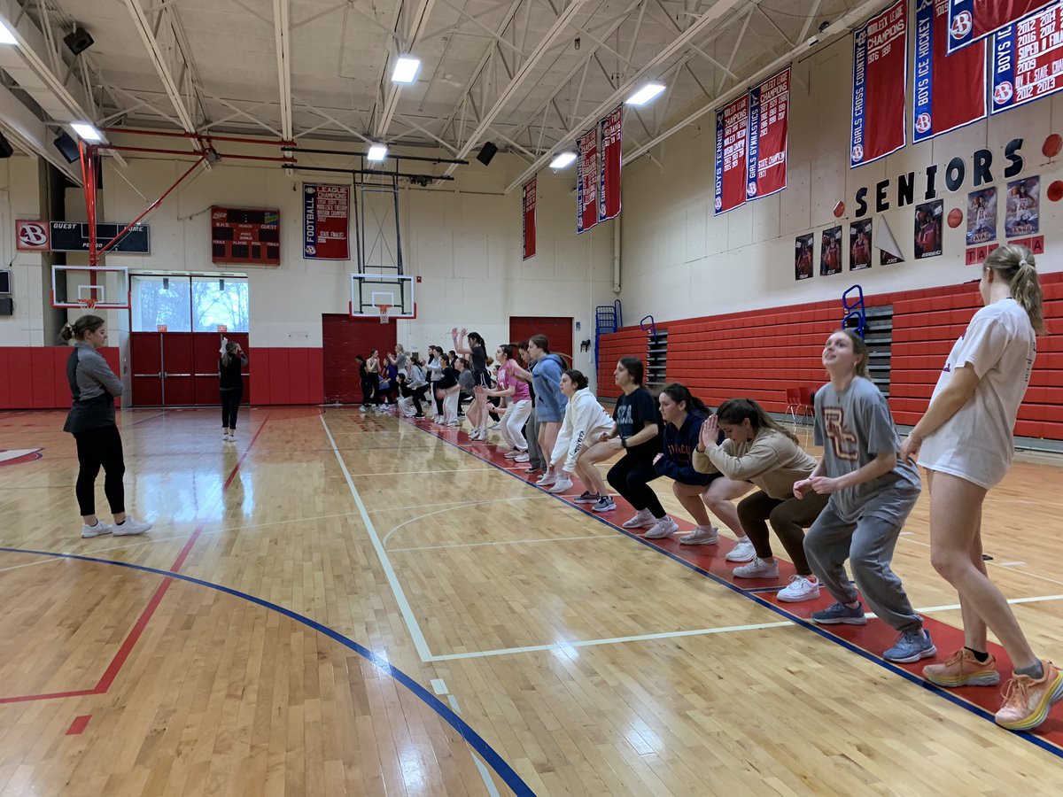 BHSRedDevils_AT's tweet image. Thanks so much @DrMihoTanaka, @drkellymcinnis &amp;amp; @MGHWomensSports for an amazing injury prevention workshop for our female athletes! Big thanks @bhsdevilbooster for the Snacks!! @BHSRedDevils @bhsprincipal