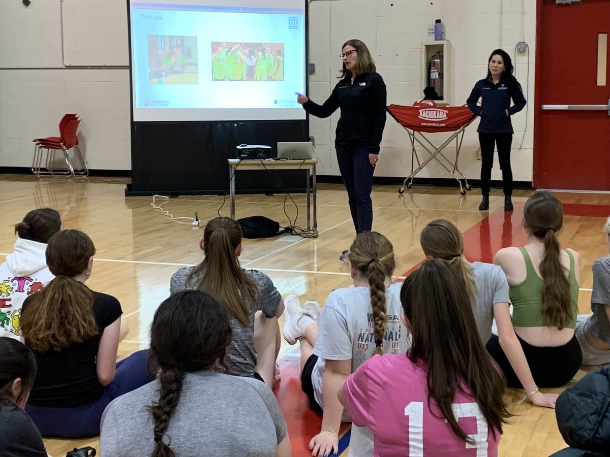 BHSRedDevils_AT's tweet image. Thanks so much @DrMihoTanaka, @drkellymcinnis &amp;amp; @MGHWomensSports for an amazing injury prevention workshop for our female athletes! Big thanks @bhsdevilbooster for the Snacks!! @BHSRedDevils @bhsprincipal