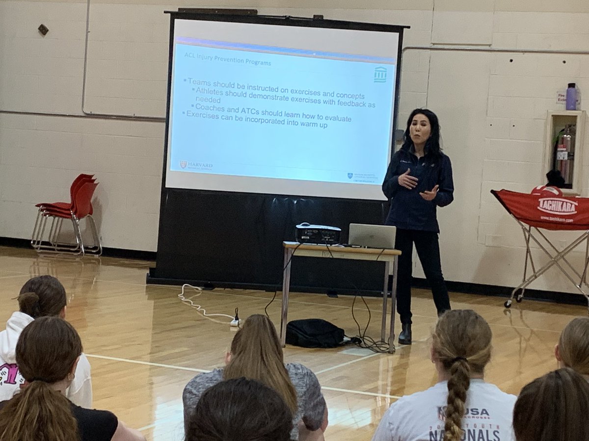 BHSRedDevils_AT's tweet image. Thanks so much @DrMihoTanaka, @drkellymcinnis &amp;amp; @MGHWomensSports for an amazing injury prevention workshop for our female athletes! Big thanks @bhsdevilbooster for the Snacks!! @BHSRedDevils @bhsprincipal