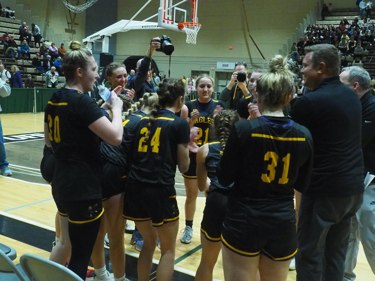 colenelson2701's tweet photo. @DuanesburgHoops is ready to take on Heubelton in the Regional Semis! 

Tip off is just around the corner!

Stats and game updates below ⬇️ https://t.co/ARWKJ8bSZf