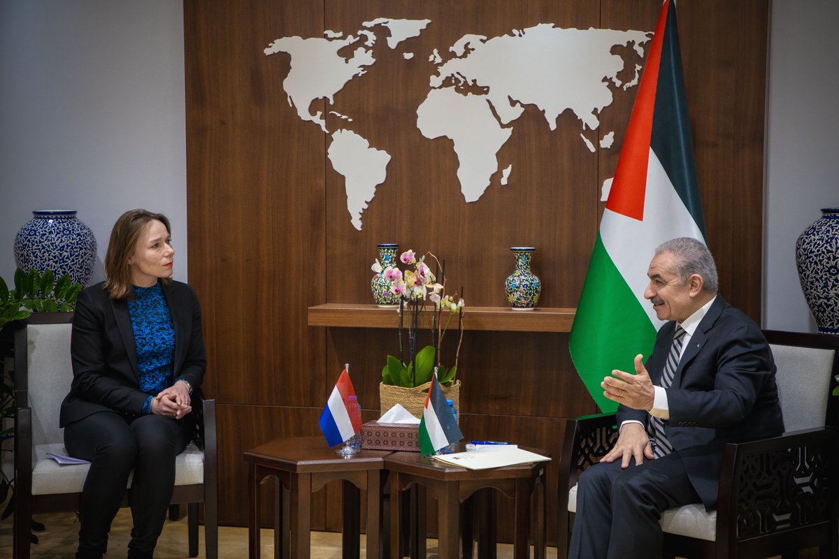 We also discussed the next steps given the great suffering of the Palestinian people. We need to work towards a two-state solution. I welcomed @DrShtayyeh's decision to resign as prime minister, a courageous but also an important step towards a new government. 2/2