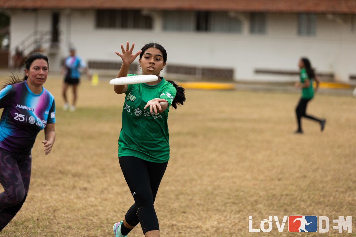 panamaultimate's tweet photo. ¡El Ultimate panameño tiene mucho talento joven! Estos jugadores nos regalaran Ultimate por muchos años✨ y a todos los puedes ver en acción en la Liga de Verano de Ultimate de @CiudaddelSaber https://t.co/y4b75Gbet6