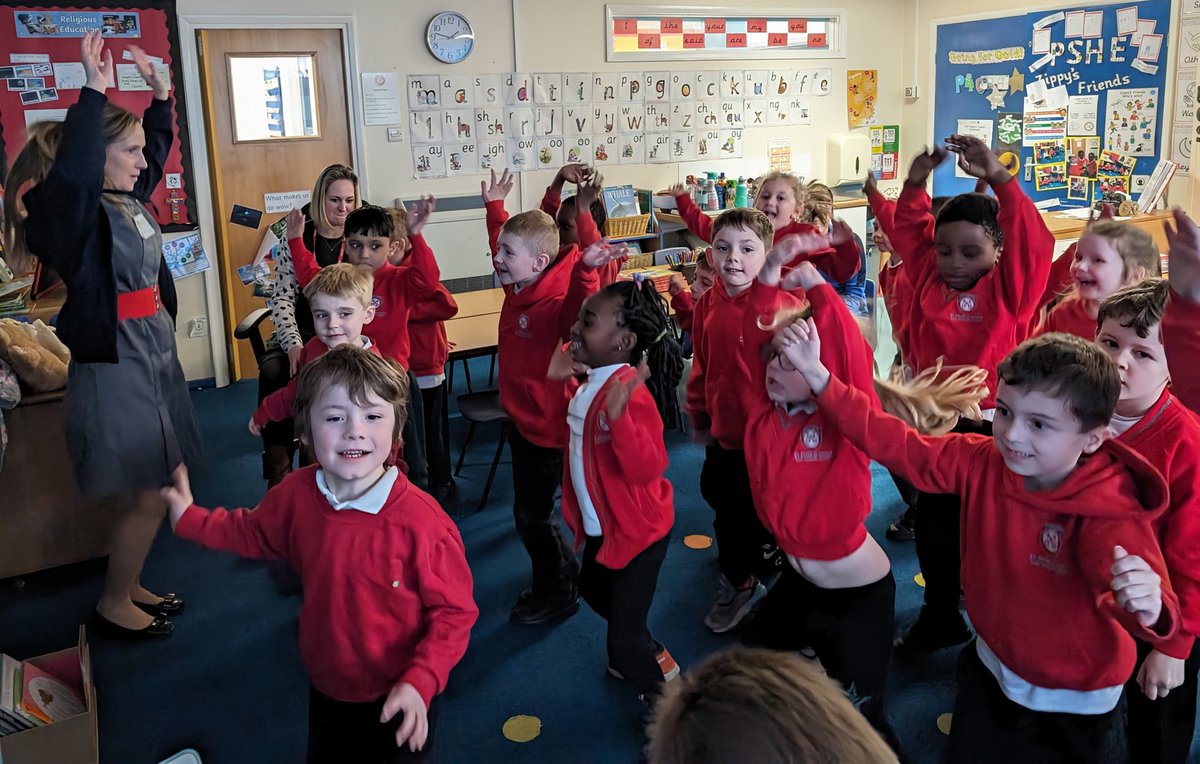 mrmageespag's tweet image. Thank you to Sam from the NHS, winner of Nurse of the Year! Lots of children inspired to help others #humanlibrary #bookweek @mrsbradleyspag @MRSBROWNspag