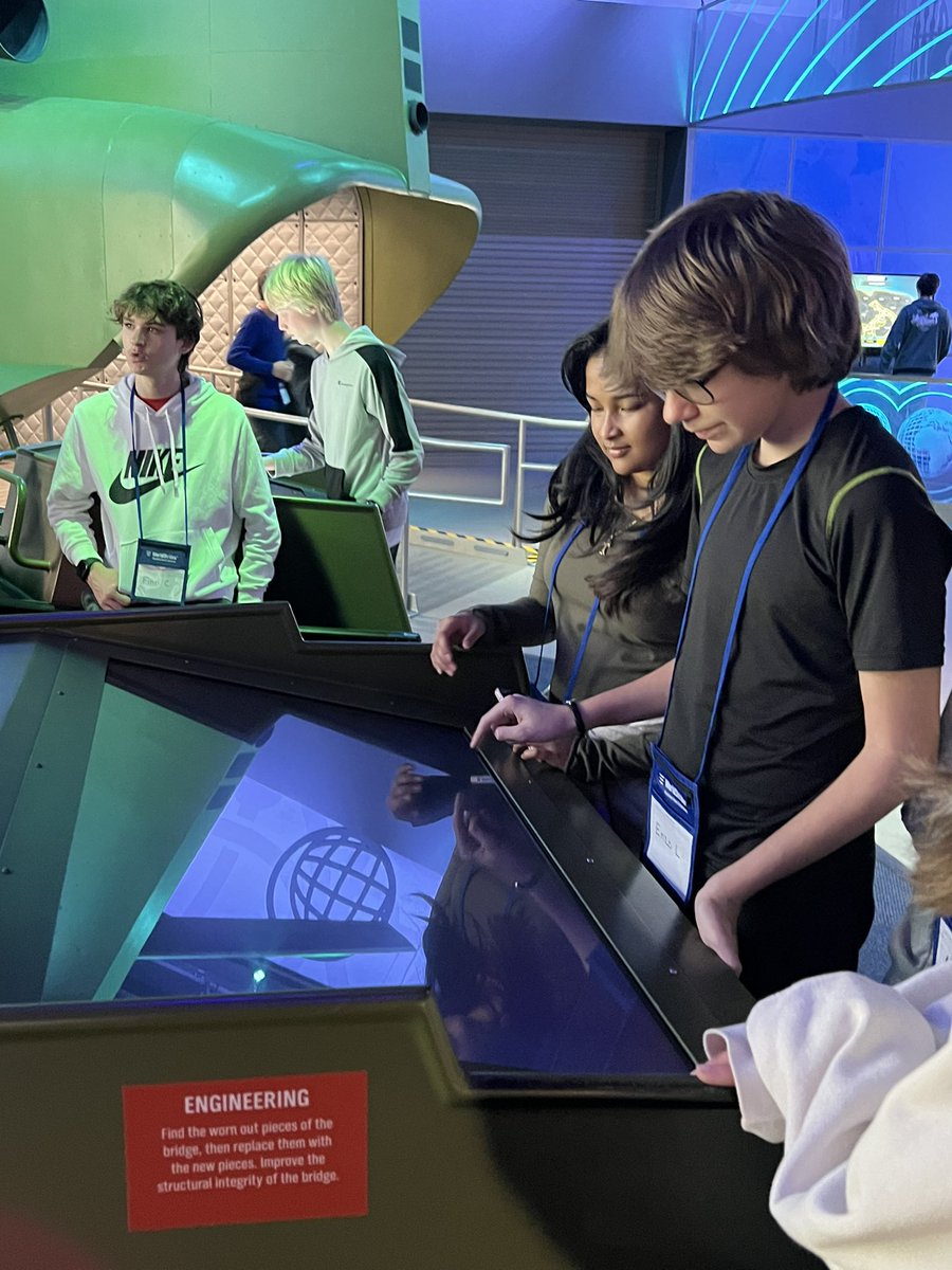 Max Hanson tweet media