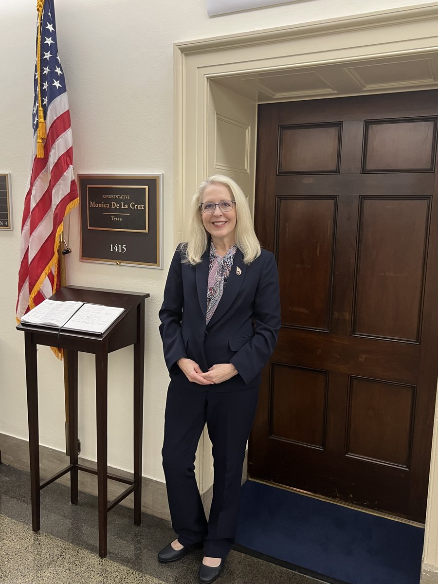 Exec Director, Susan D'Amico, is advocating for school meal programs with the School Nutrition Association during the Legislative Action Conference in Washington D.C. this week!  Access to healthy & nutritious meals for all students is our main priority!  #becausekids  @drgoffney