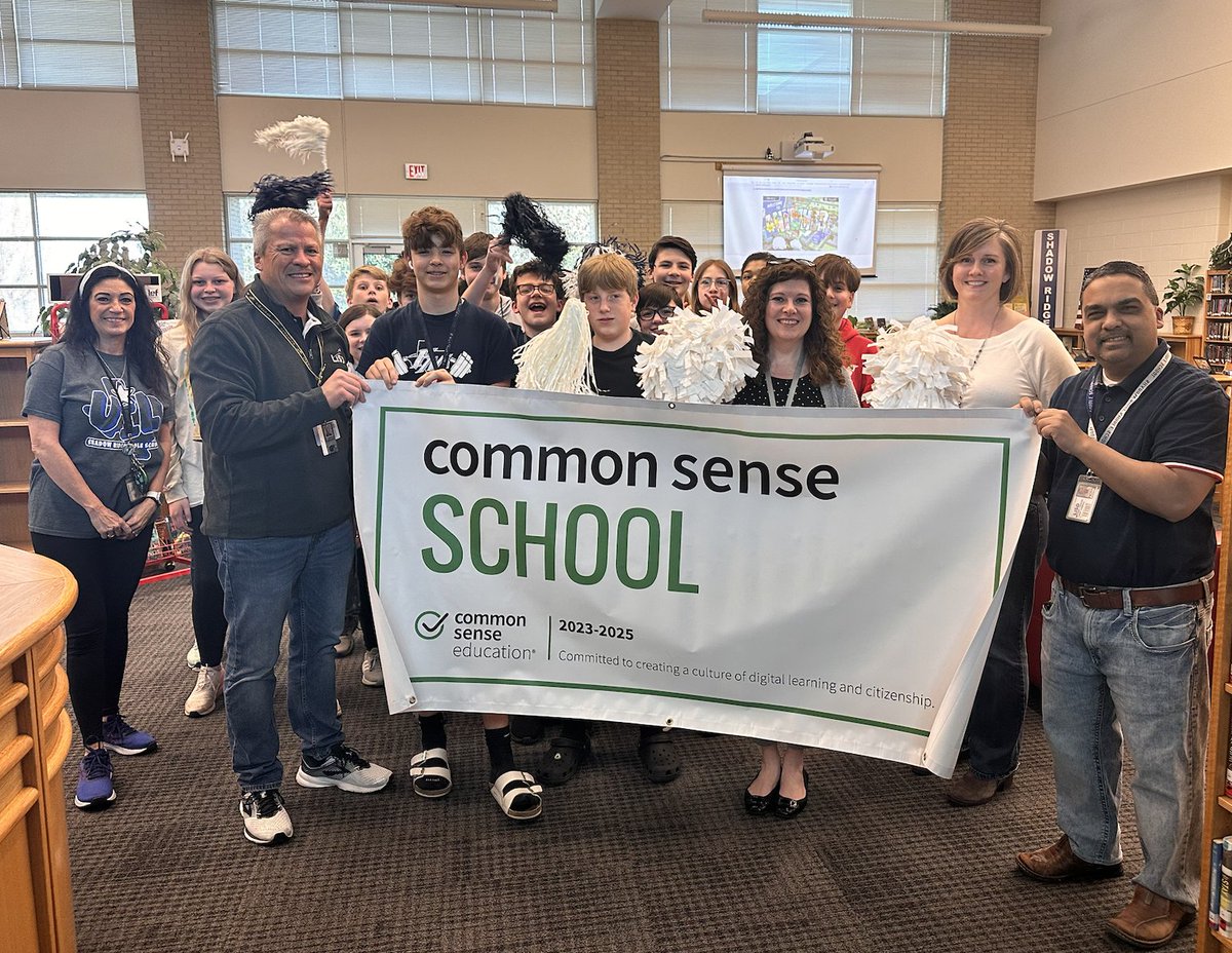 Digital Learning had the honor of presenting the staff of <a href="/ShadowRidgeMS/">Shadow Ridge MS</a> their CMS Recognized School 23-25 banner.💚🎉 Thank you to SRMS for everything you do to make sure kids present their best digital selves! #DigitalLISD #lisdLandT #LISDLib #oneLISD @lewisvilleISD