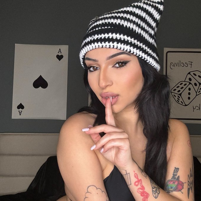 can u keep a secret? 🤫 https://t.co/q0tgaEaG9G