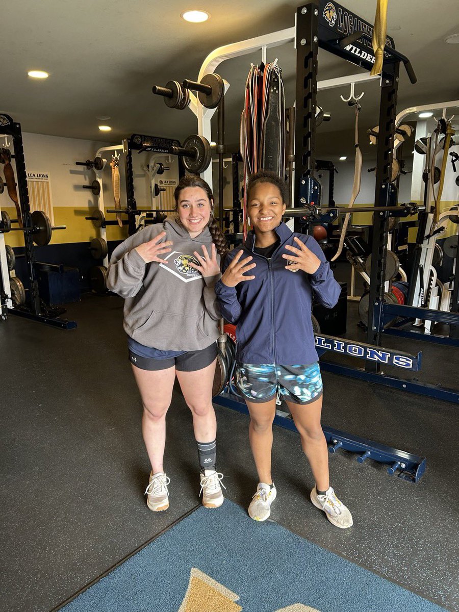 Grinding with <a href="/HaileyCrenshaw_/">Hailey Crenshaw</a> to hit the 400 club!!

Deadlift: 200 | Squat: 225

Working hard to reach 600 lbs!

<a href="/MessiahSoftball/">Messiah Softball</a> <a href="/GCSU_Softball/">GCSU_Softball</a> <a href="/MercerUSoftball/">Mercer Softball</a> <a href="/FloridaTechSB/">Florida Tech Softball</a>