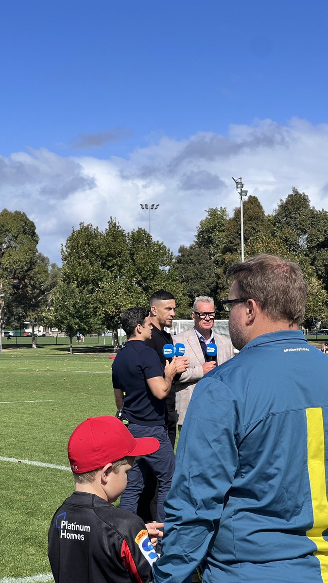 nisachka tweet media