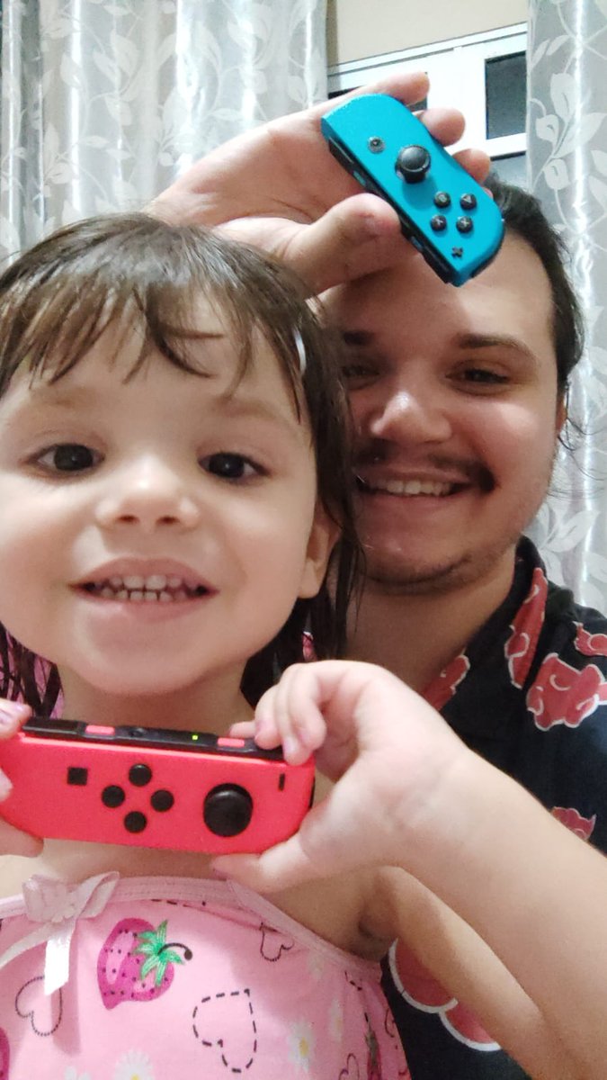 TinyMigs's tweet photo. Tava jogando DMC e a Luninha veio toda interessada jogar comigo

Ela combou ABSURDOS tirou nota A no combo sem meme algum WIUEHFIUWHEF

E agora foi uma facada mas comprei mario wonder pra ela jogar no switch

minha filinha vai começar sua jornada nos games 😭 https://t.co/F3rsReMbzN