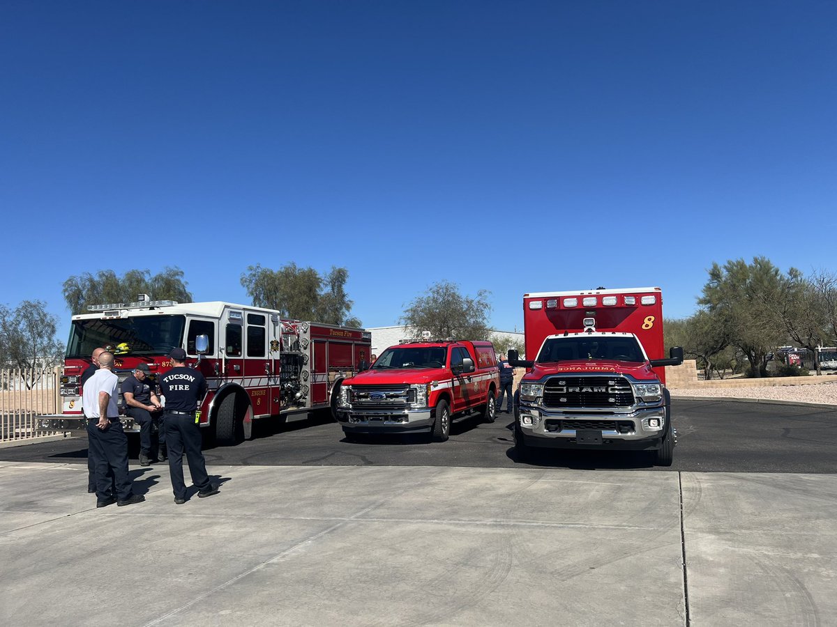 NorthwestFire's tweet photo. Crew members from @TucsonFireDept Station 8 came over to #NWFDAZ Station 31 to learn where the tools and equipment are stored on each truck. This allows for a more seamless response when attending to #autoaid calls together. #collaboration https://t.co/SNVpqBnkDk