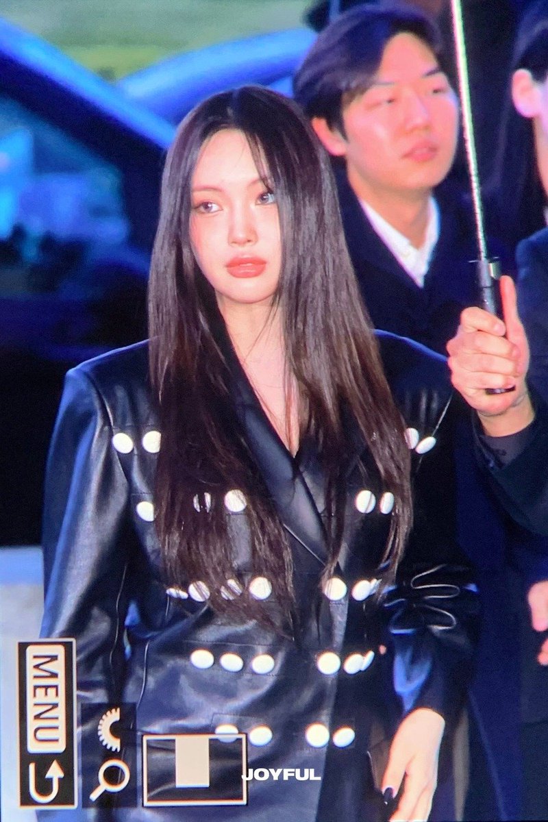 pannchoa's tweet photo. NewJeans Hyein looks gorgeous at the Louis Vuitton show in Paris
https://t.co/JTiqwmH3fl https://t.co/KeZfBmFM4f