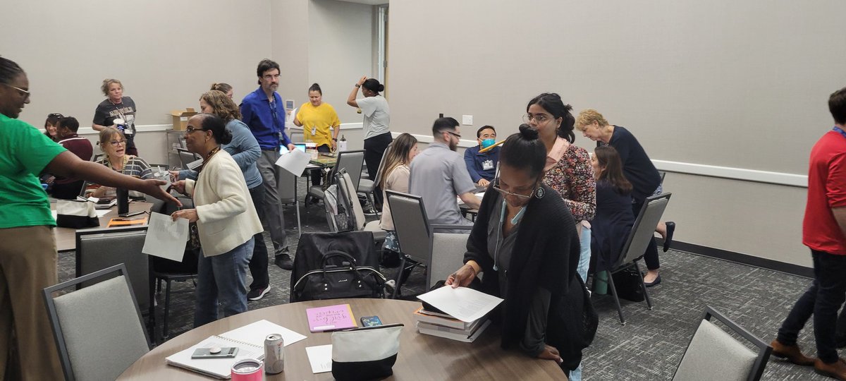 Having an awesome time with our @cfisdnac teachers. They're loving this activity with Chat Stations to get our newcomers engaged in structured conversations. This group is still giving 100% on the week before spring break. @CFISDELs @TieKatrina @MsArgueta_NAC
