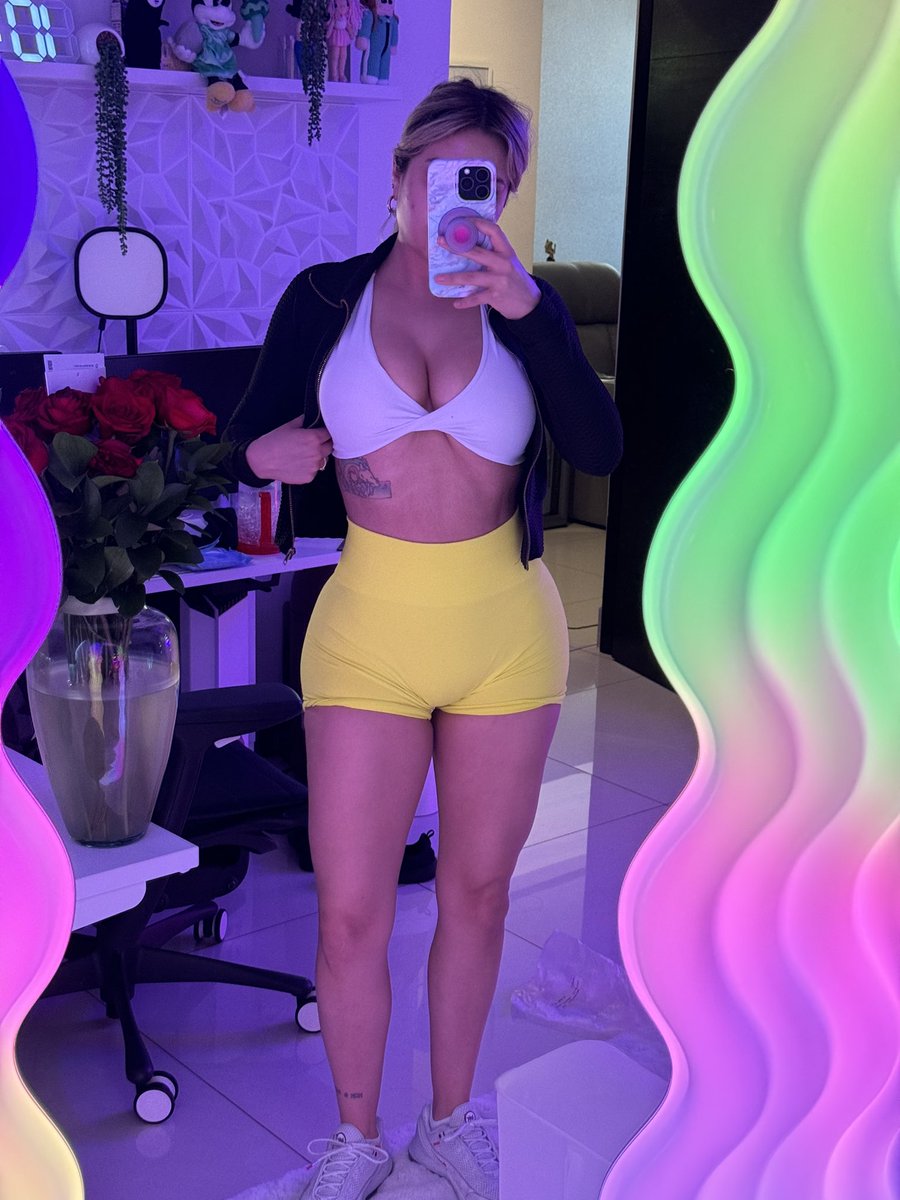 arigameplays's tweet photo. Desde que participé en la velada agarré año sabático y no hice mucho ejercicio pero ahora que retome y le voy metiendo poco a poco me he sentido muy bien con mis avances, así que vengo a compartirles que ando contenta y que seguiré trabajando para verme como quiero. 🩷 https://t.co/xL5X62wuKB