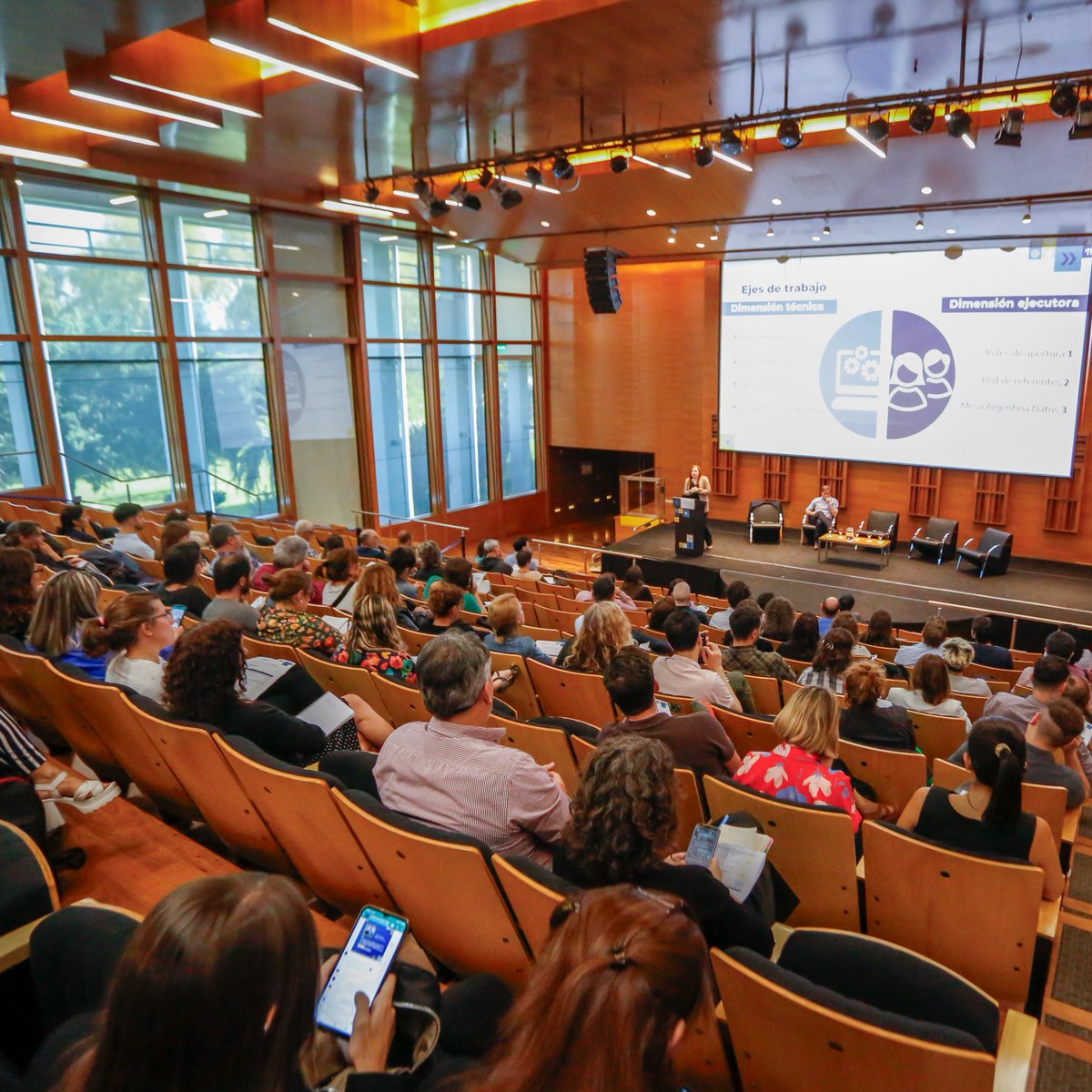 innovacionar's tweet image. 💪📊Primer día de la #JornadaDeDatosAbiertos. 

🗨️Conversamos sobre la importancia de abrir datos para mejorar servicios e incorporar al sector privado.

👨‍💼Mañana continuamos con talleres para el ámbito gubernamental.

#OpenDataDay 🌐📊