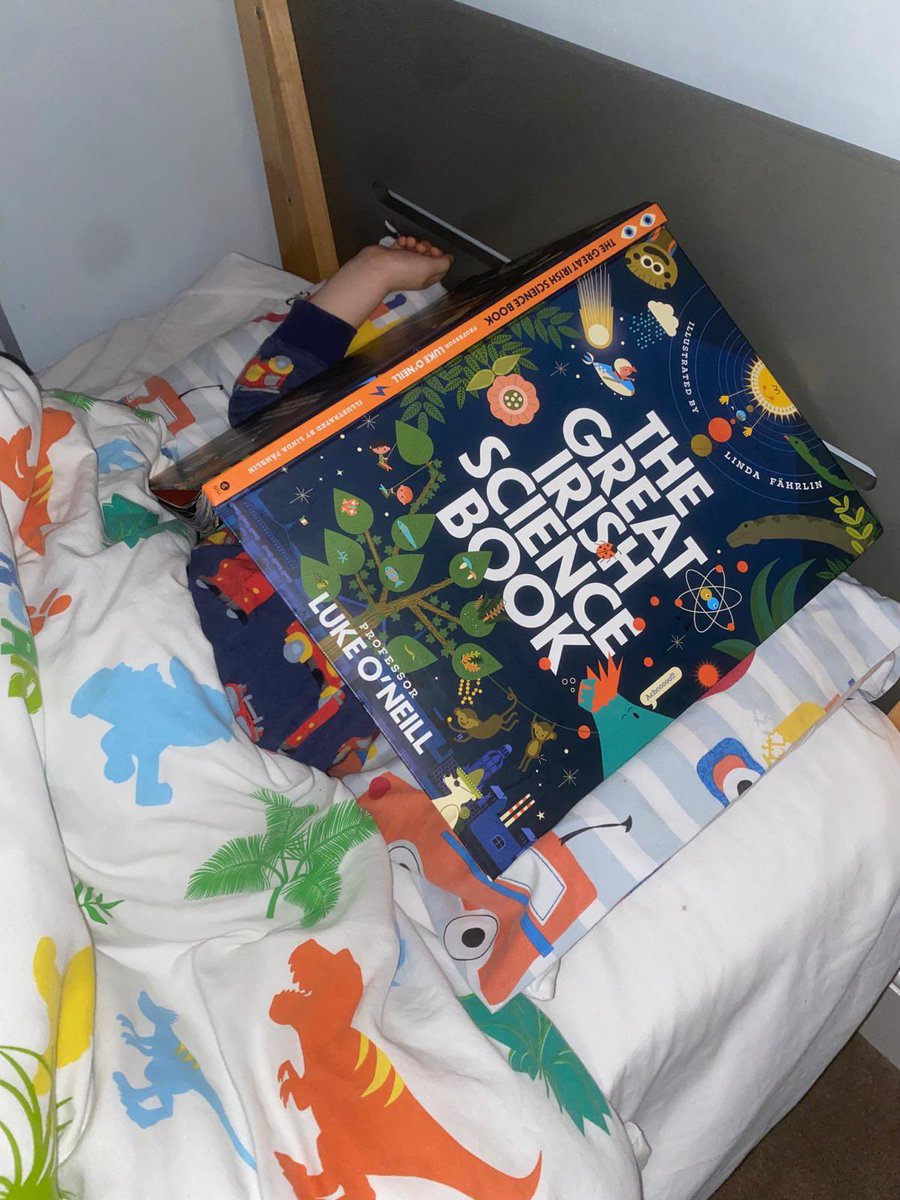This 5yr old must be dreaming of his future in science <a href="/laoneill111/">Luke O'Neill</a> <a href="/kearneyde/">David Kearney</a>
