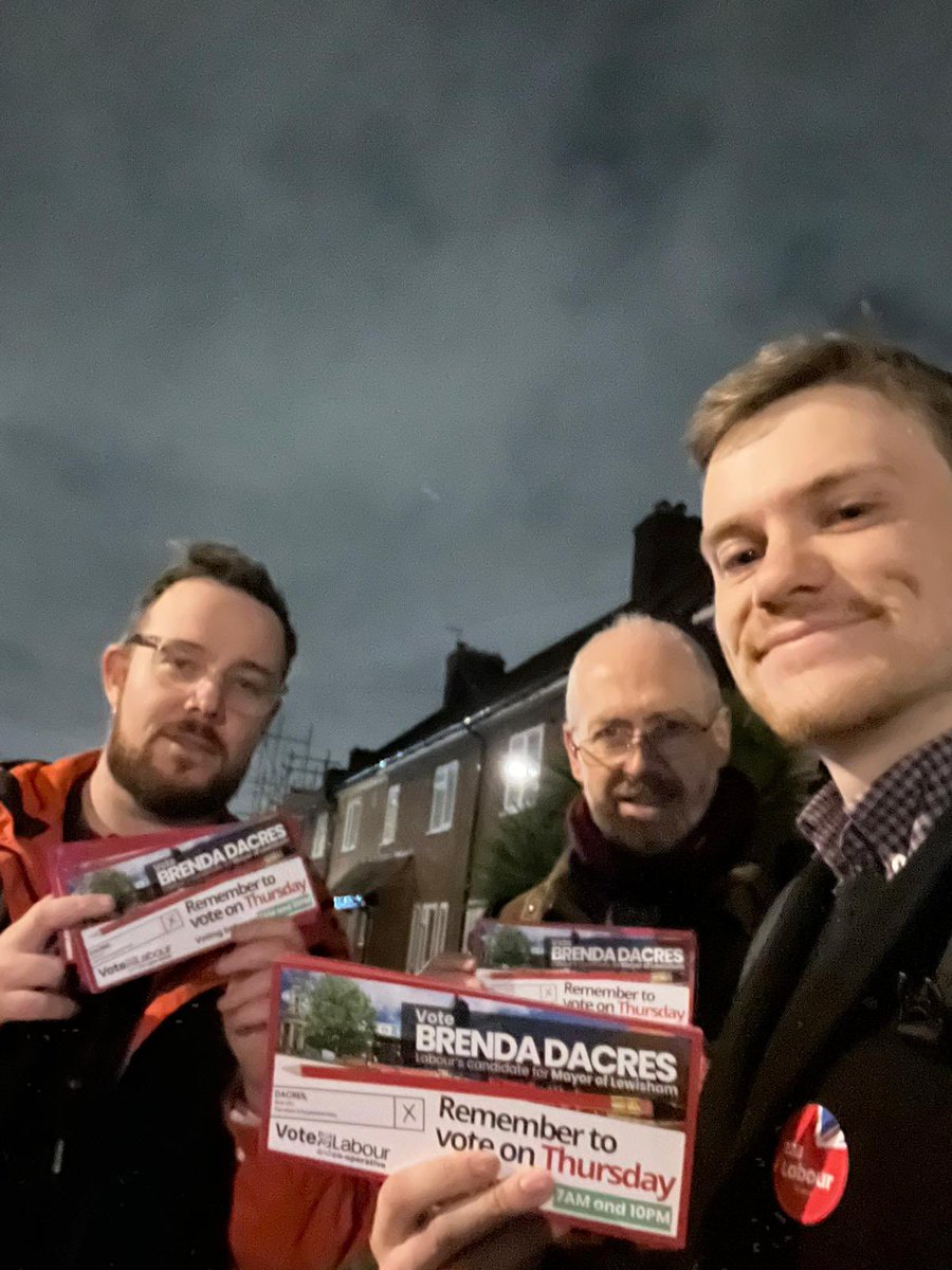 A small but perfectly formed team were in Bellingham this evening getting the vote out for @Brenda_Dacres🌹 💪🏽Brenda, a mum of Brockley, campaigner and Deputy Mayor is standing to be Labour’s candidate in Lewisham this Thursday 7th of March 🗳️Vote early, vote often, vote Labour
