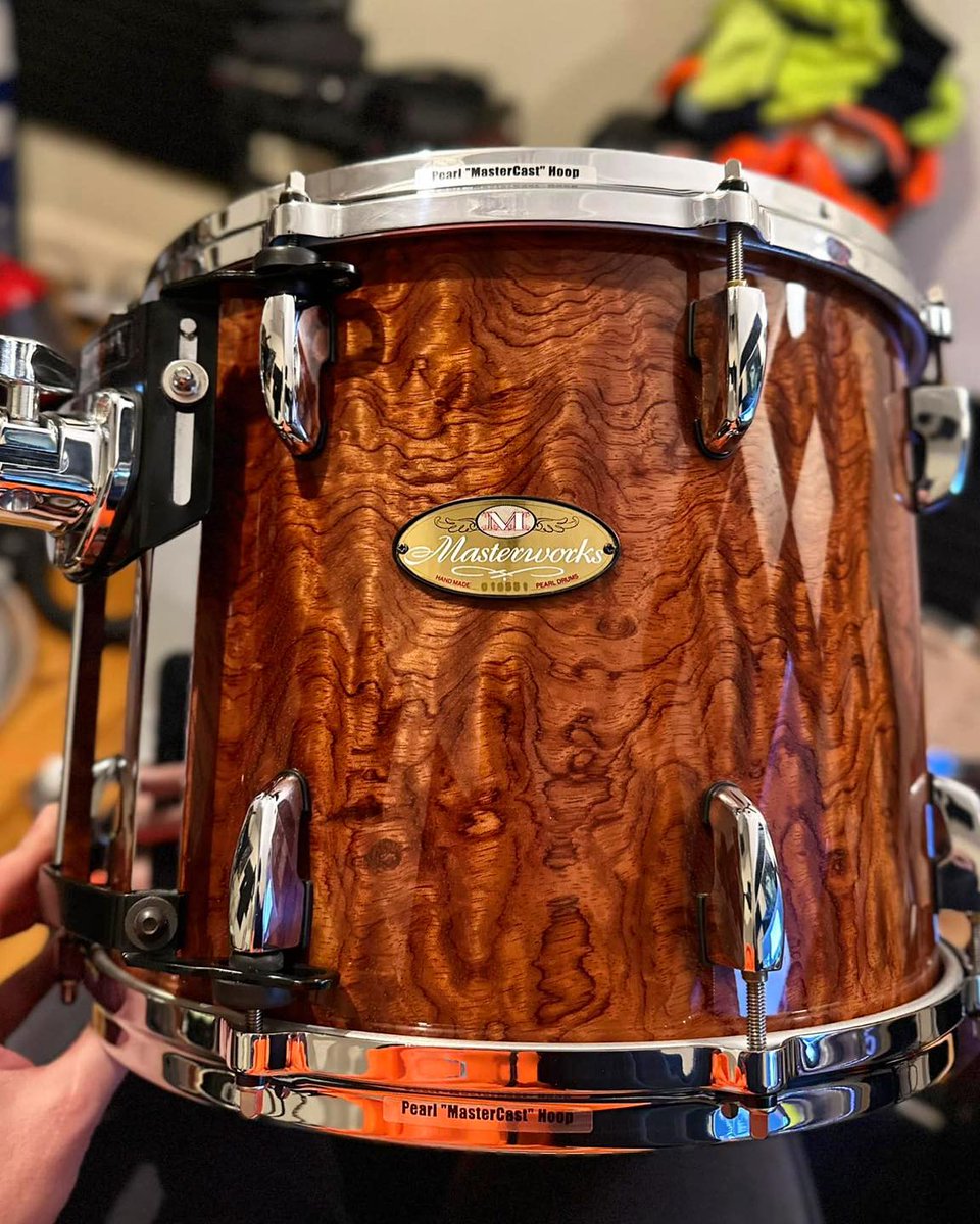 An up close look at Pearl Drummers Group member Daniel Zolotic’s Masterworks Series tom with an outer bubinga finish.